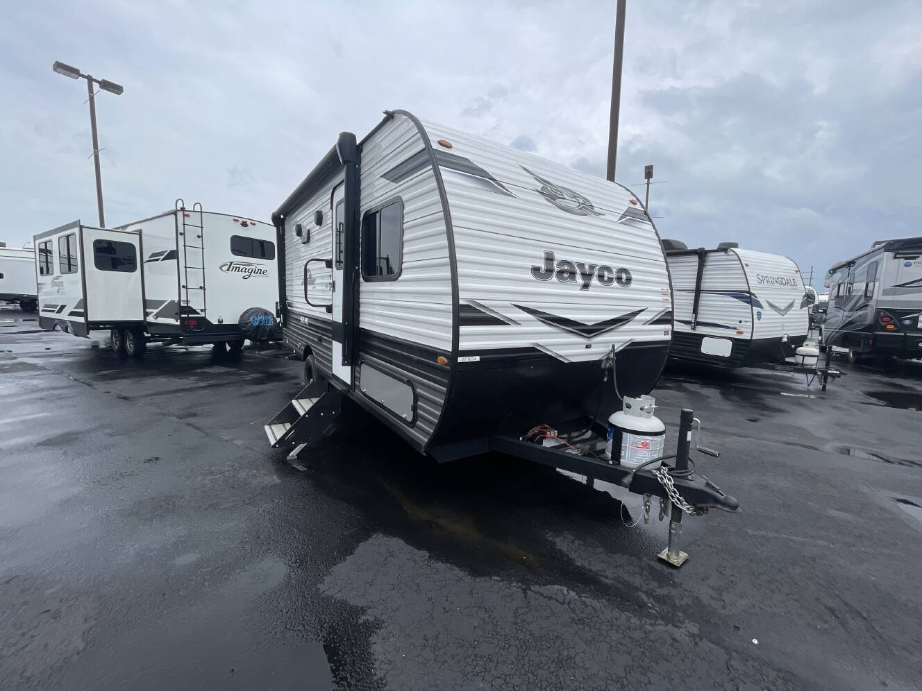 A photo of this 2024 Jayco JAY FLIGHT SLX 184BS