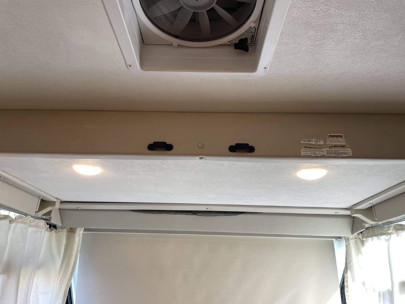 A photo of this 2023 Thor AXIS 24.3