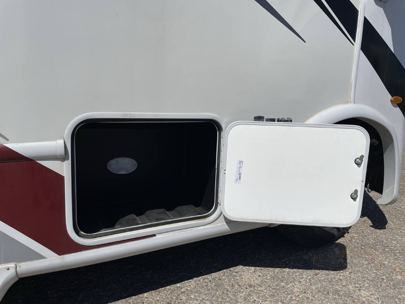 A photo of this 2023 Thor AXIS 24.3