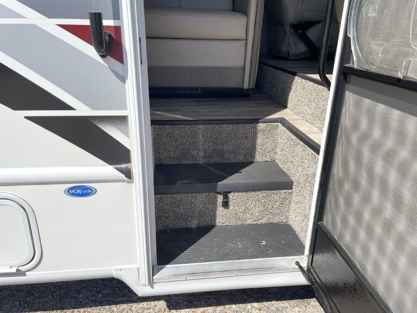 A photo of this 2023 Thor AXIS 24.3