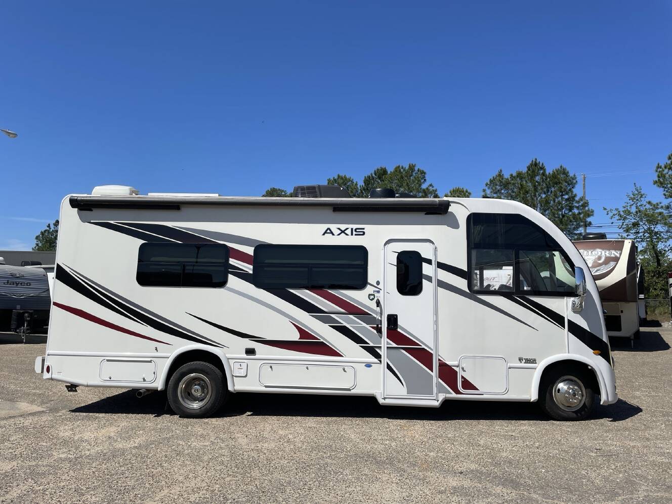 A photo of this 2023 Thor AXIS 24.3