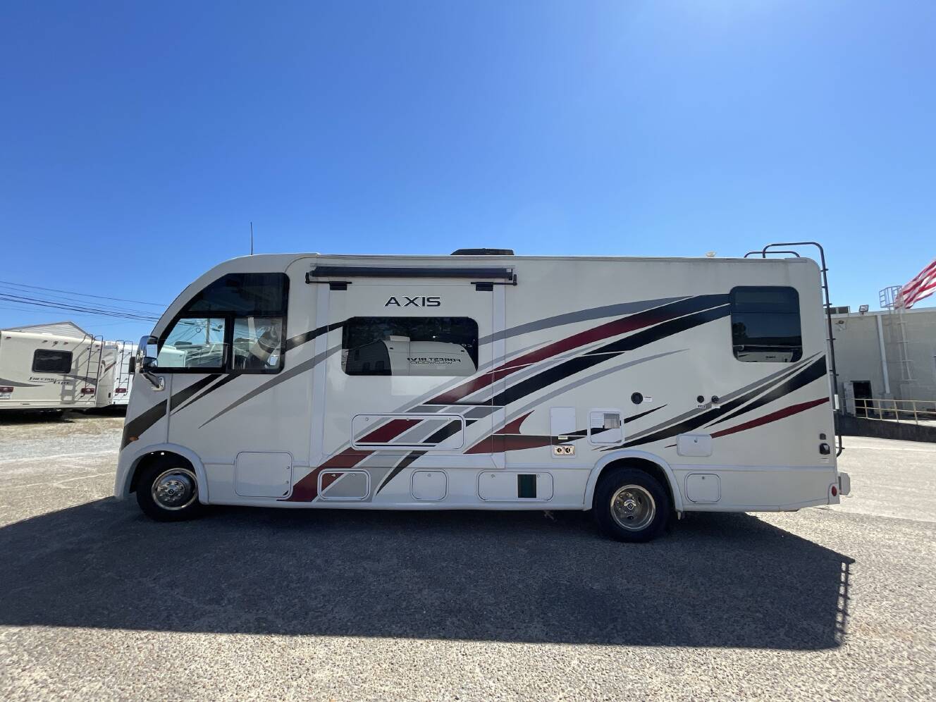 A photo of this 2023 Thor AXIS 24.3