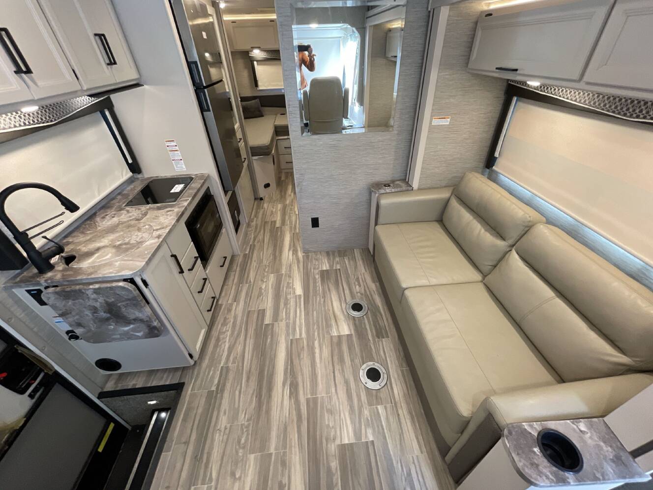 A photo of this 2023 Thor AXIS 24.1