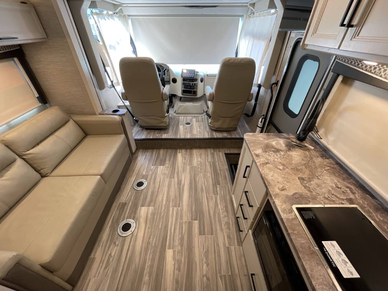 A photo of this 2023 Thor AXIS 24.1