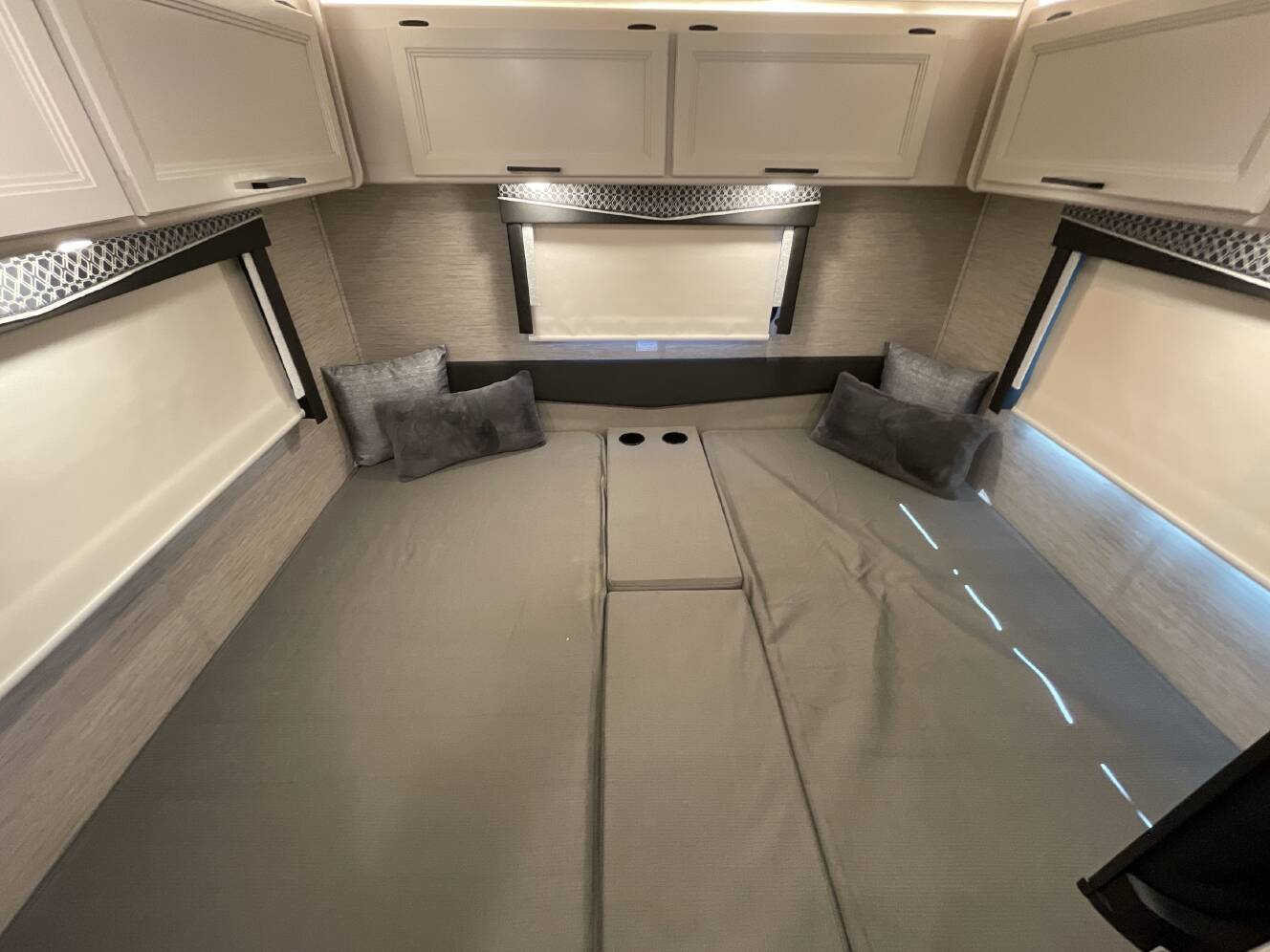 A photo of this 2023 Thor AXIS 24.1