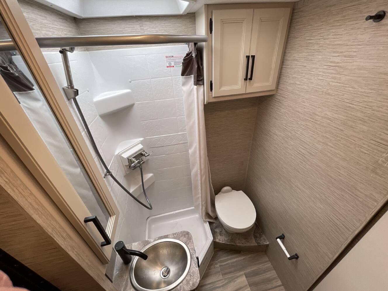 A photo of this 2023 Thor AXIS 24.1