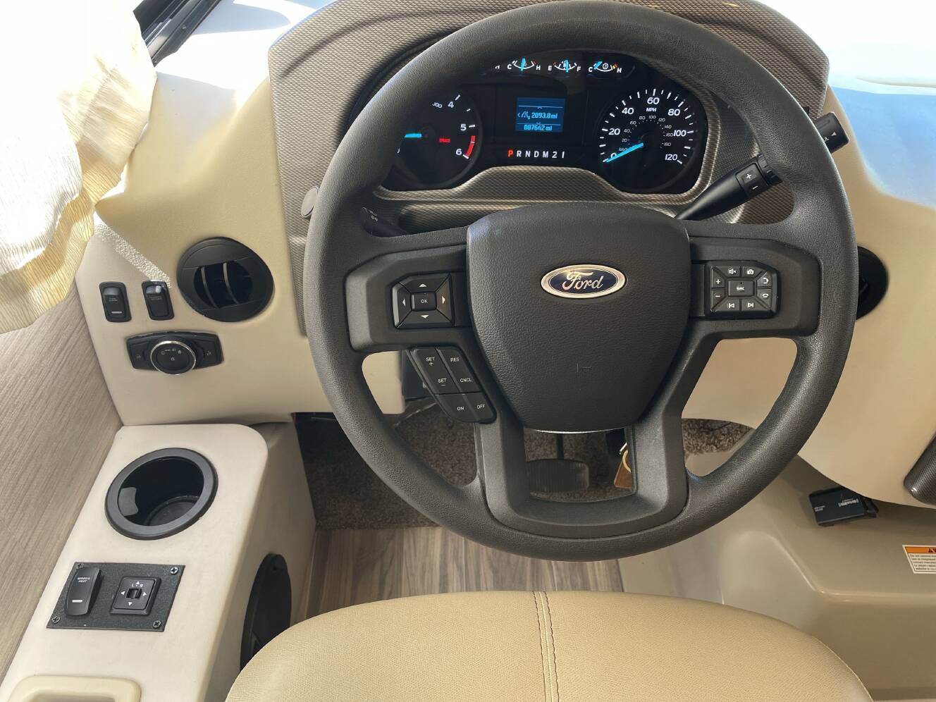 A photo of this 2023 Thor AXIS 24.1
