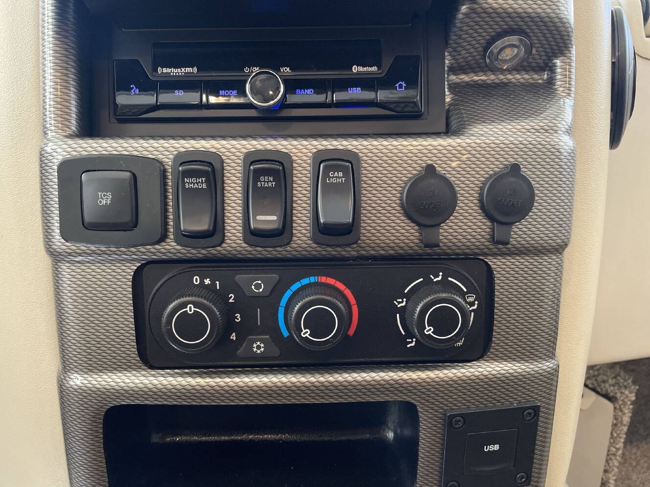 A photo of this 2023 Thor AXIS 24.1