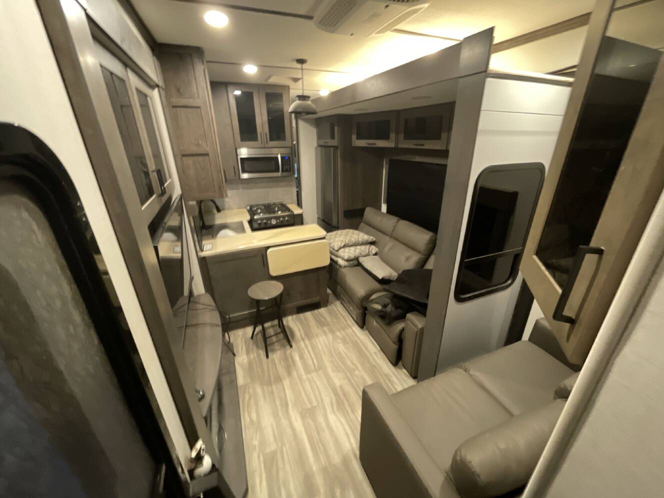 A photo of this 2021 Alliance VALOR 40V13