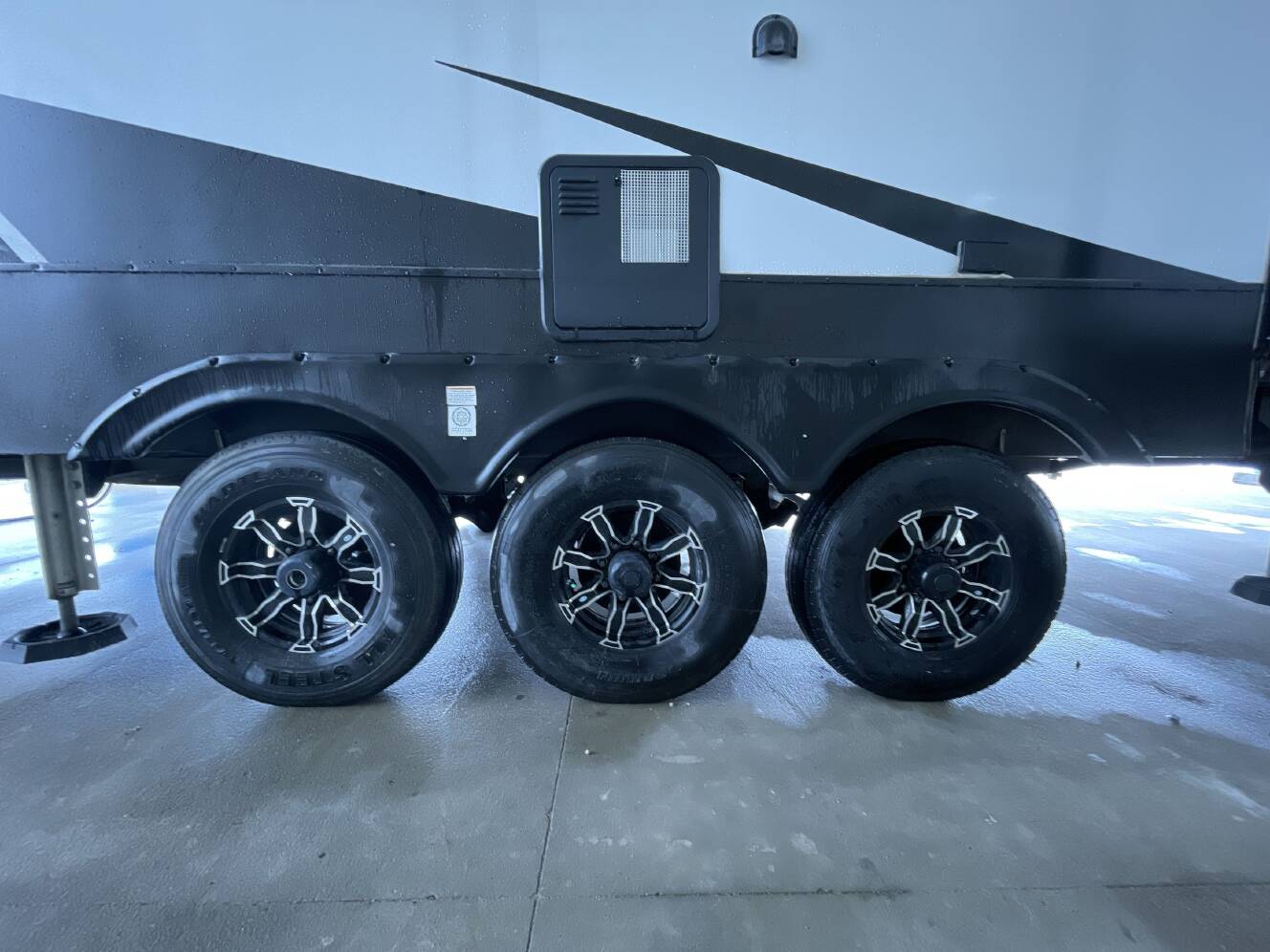 A photo of this 2021 Alliance VALOR 40V13