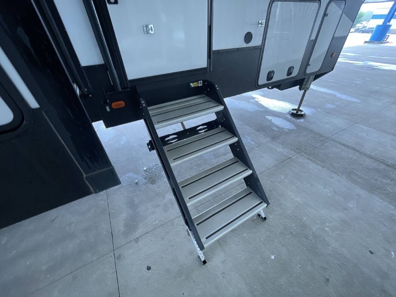 A photo of this 2021 Alliance VALOR 40V13