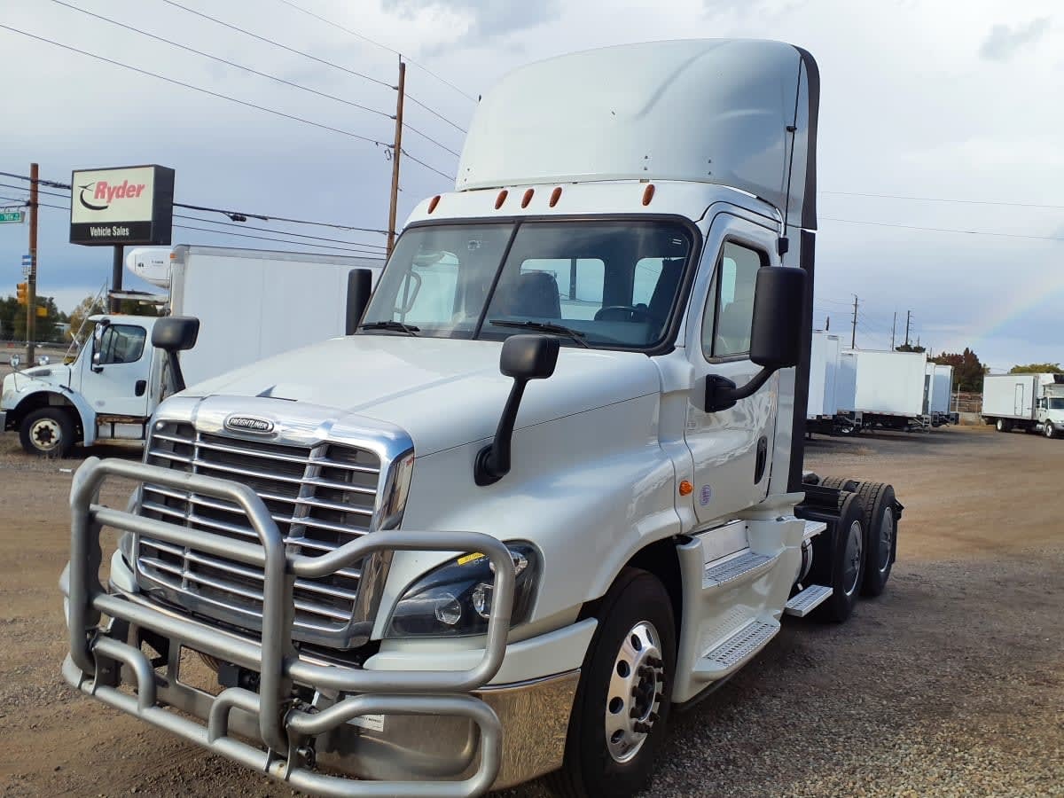 2019 FREIGHTLINER CASCADIA 125 in Commerce City, CO
