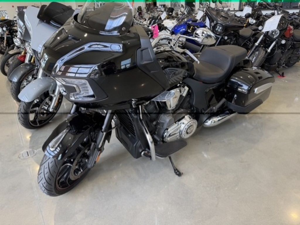 2022 Indian Motorcycle® Challenger® Limited Black Metallic LIMITED in Rehoboth Beach, DE