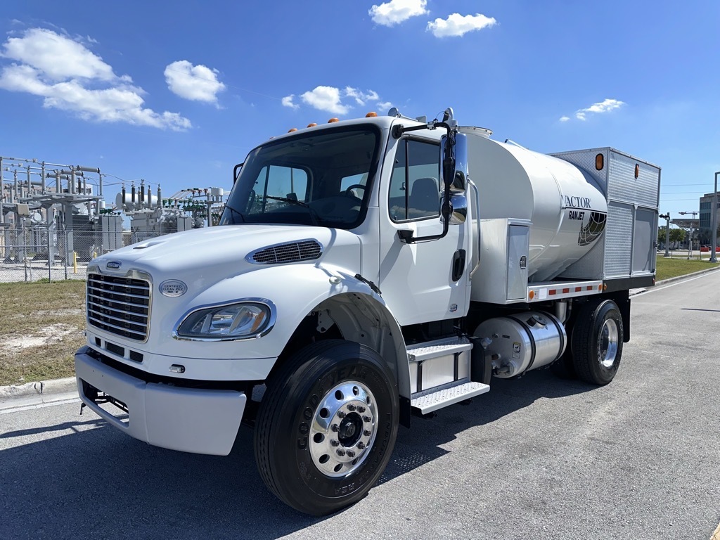 2011 FREIGHTLINER M2 VACTOR RAMJET JETTER TRUCK in Miami, FL