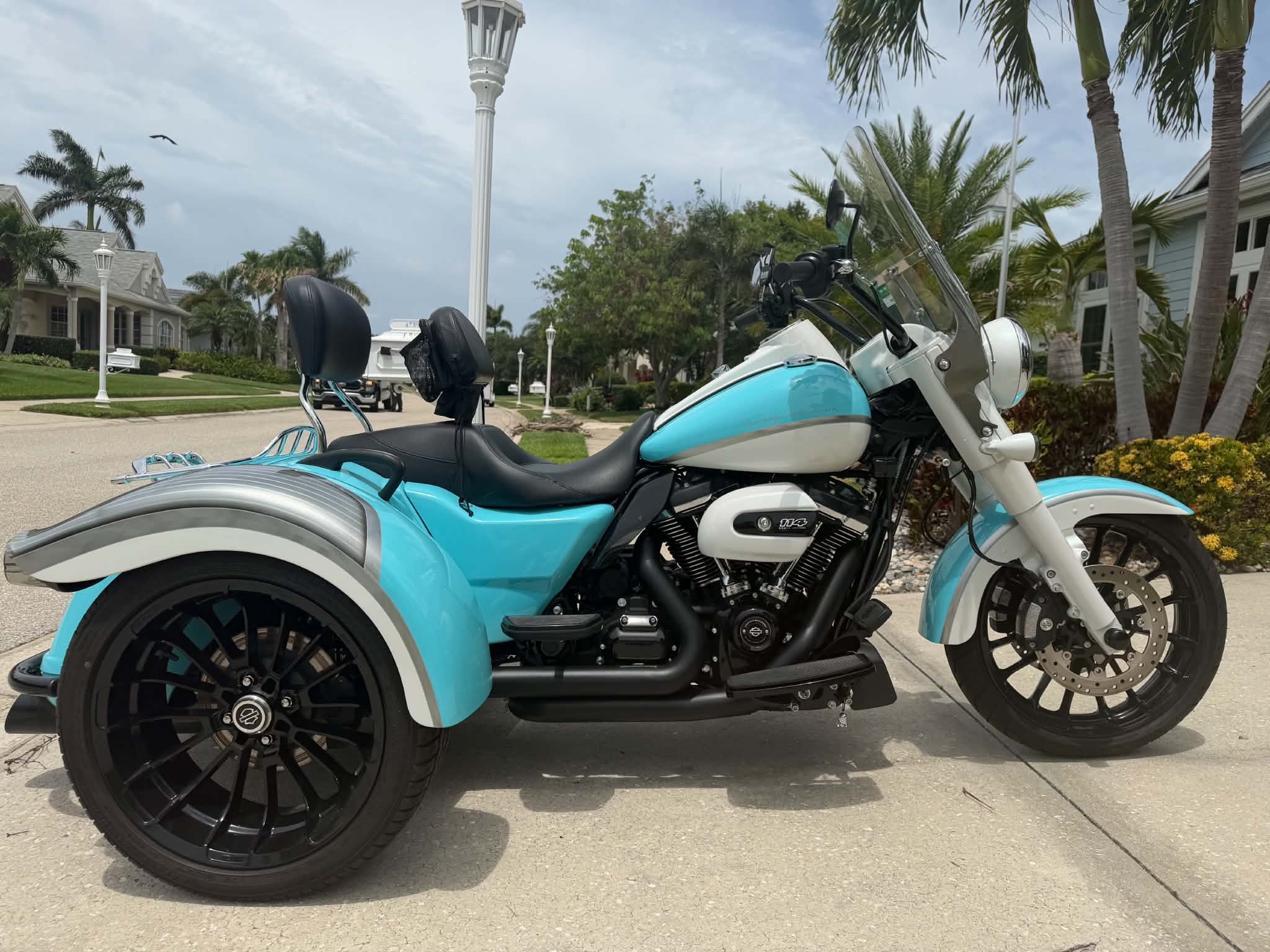 2024 Harley-Davidson FREEWHEELER TRIKE Custom motorcycle