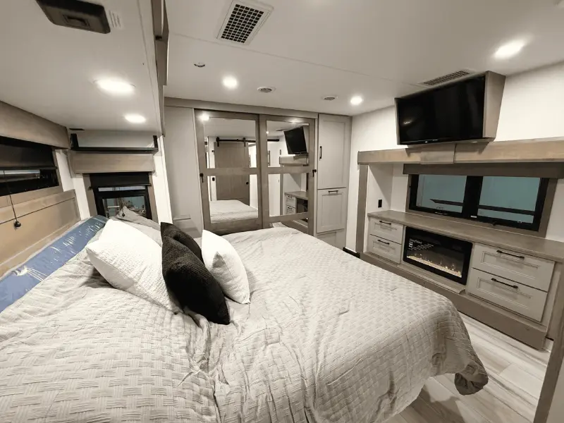 2027 KZ RV Durango Gold G384MSQ