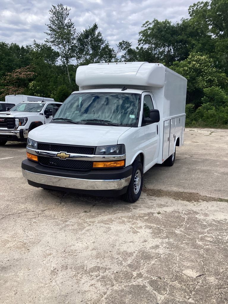 2025 CHEVROLET Express 3500 in Swainsboro, GA