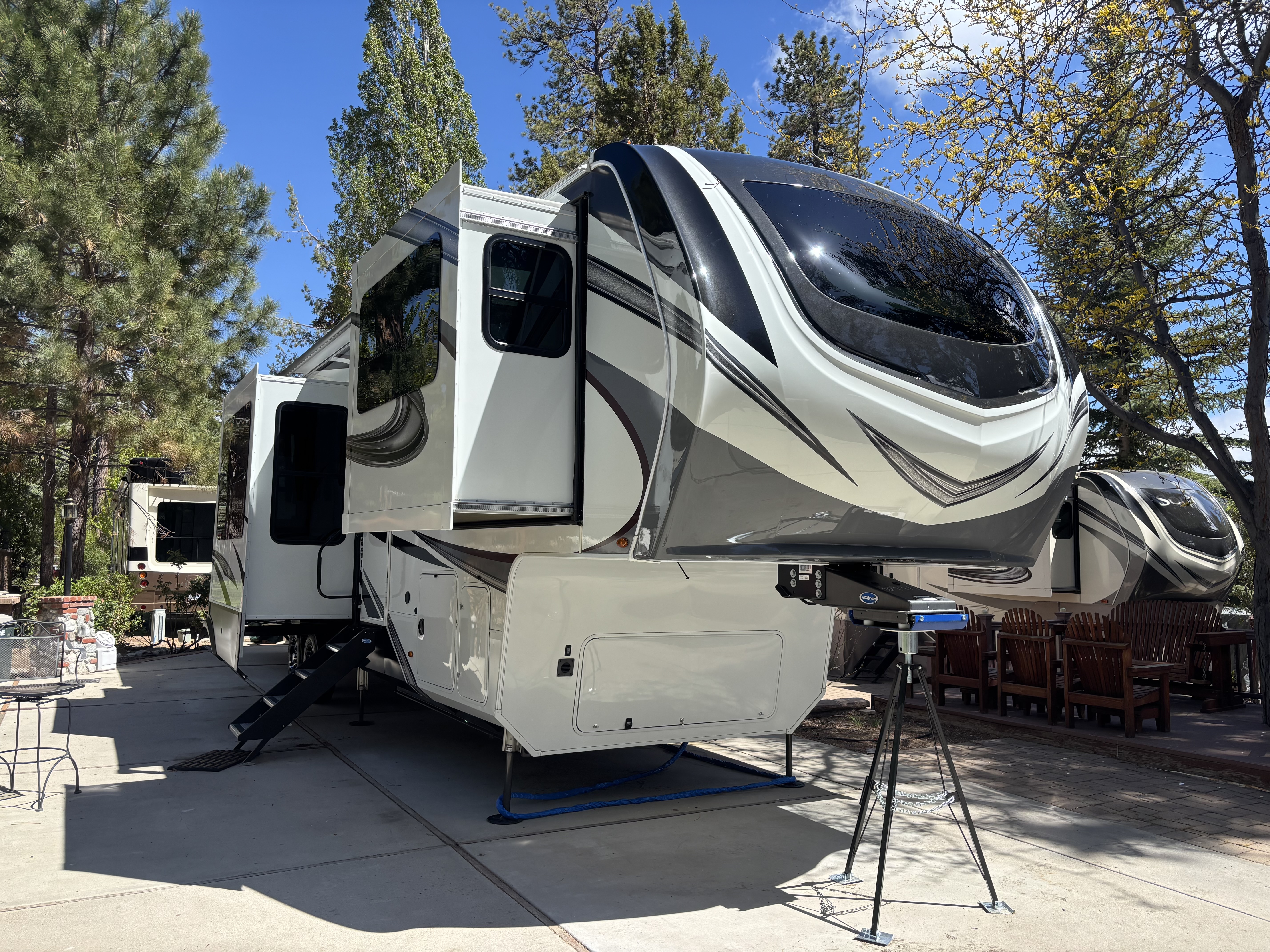 2022 Grand Design SOLITUDE 380FL RV