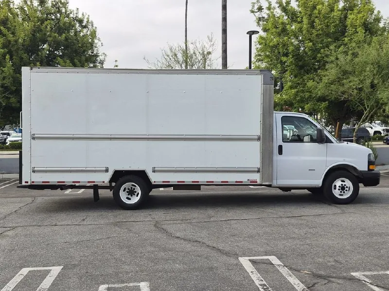 2021 GMC SAVANA