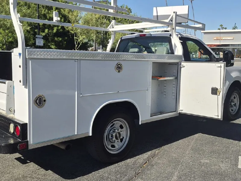 2022 FORD F350