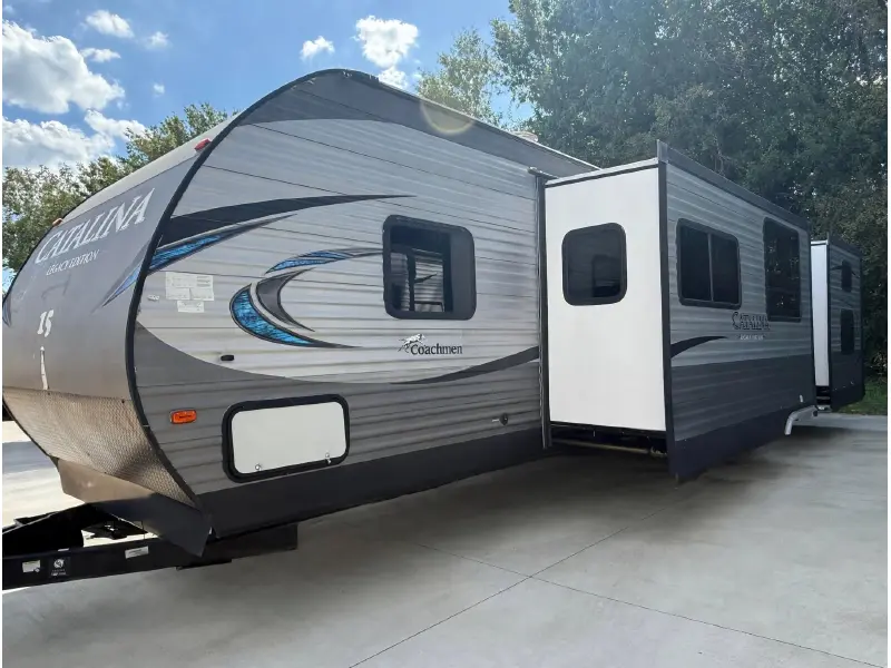 2019 COACHMEN CATALINA 323BHDSCK