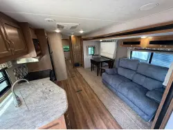 2019 COACHMEN CATALINA 323BHDSCK