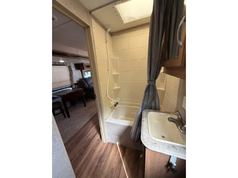 2019 COACHMEN CATALINA 323BHDSCK