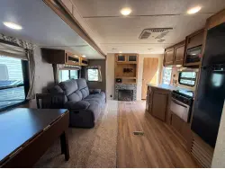 2019 COACHMEN CATALINA 323BHDSCK