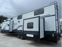 2025 PALOMINO PUMA 402LFT
