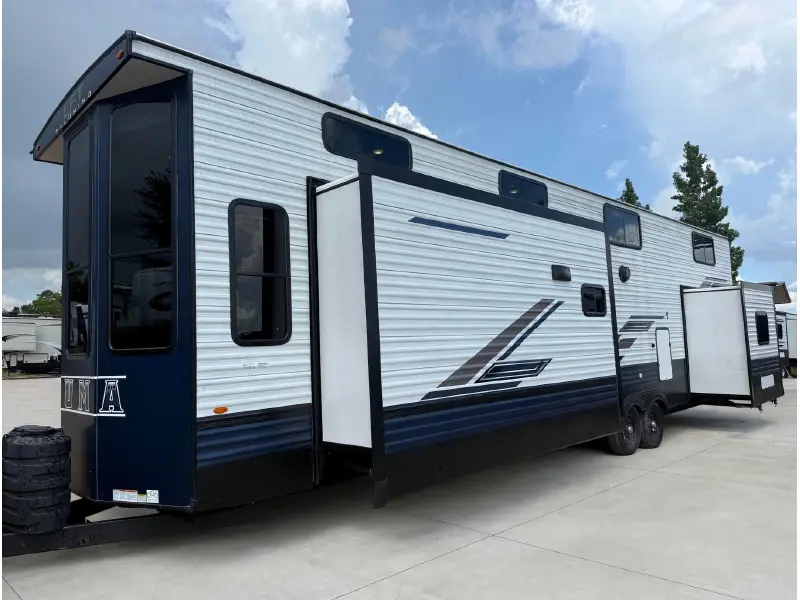 2025 PALOMINO PUMA 402LFT