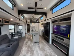 2025 PALOMINO PUMA 402LFT