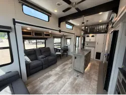 2025 PALOMINO PUMA 402LFT