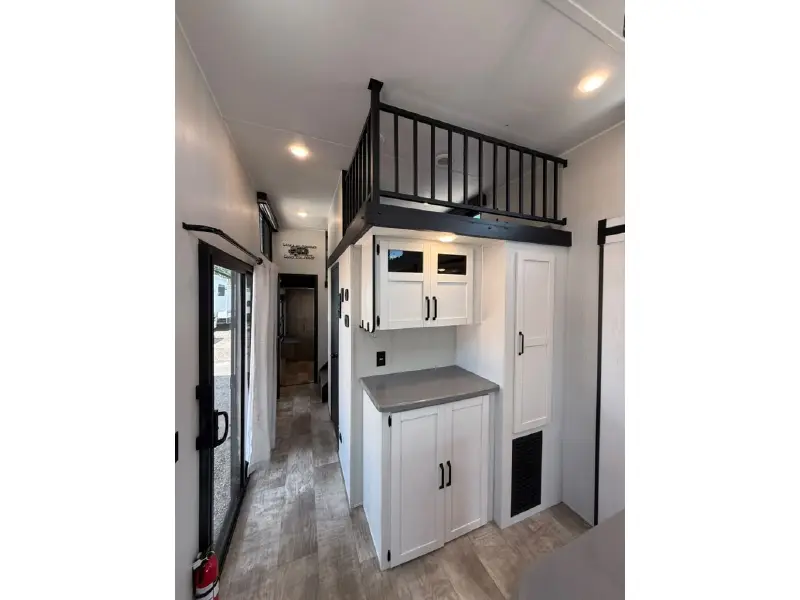 2025 PALOMINO PUMA 402LFT