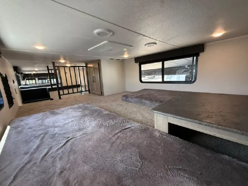 2025 PALOMINO PUMA 402LFT
