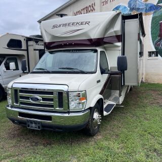 2019 FOREST RIVER SUNSEEKER 3010DS