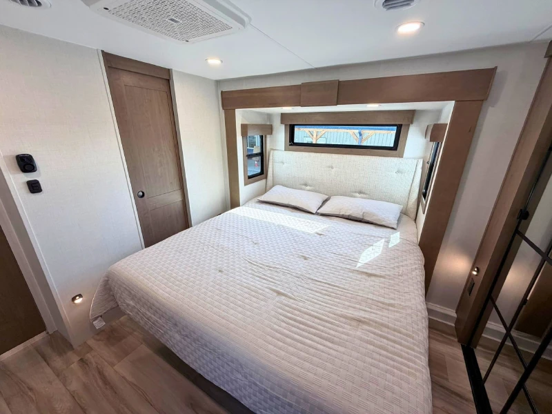 2027 KZ RV Durango D302RLT