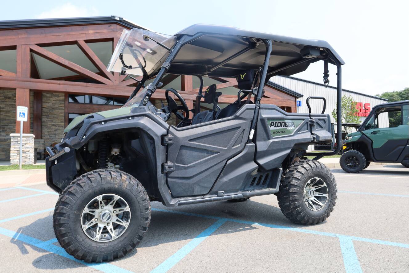 A photo of this 2020 Honda Pioneer 1000-5