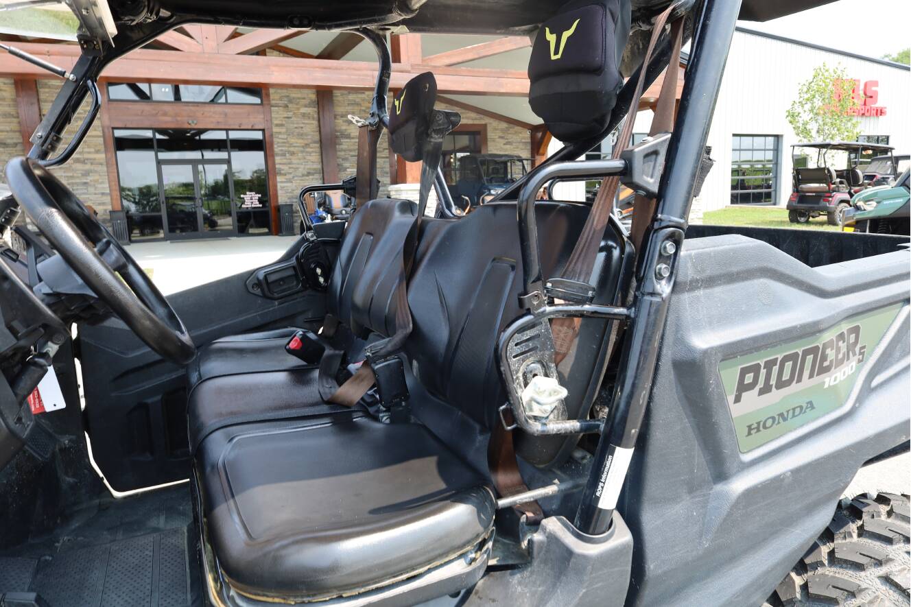 A photo of this 2020 Honda Pioneer 1000-5