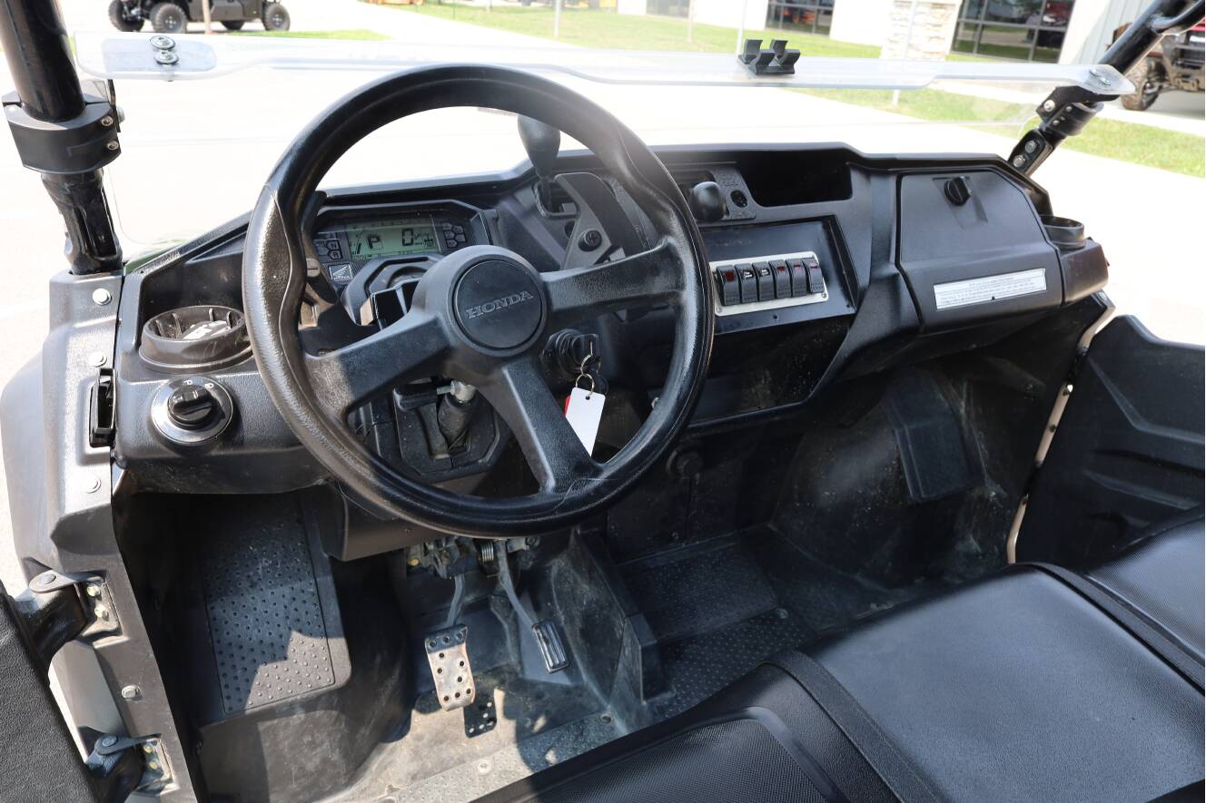 A photo of this 2020 Honda Pioneer 1000-5