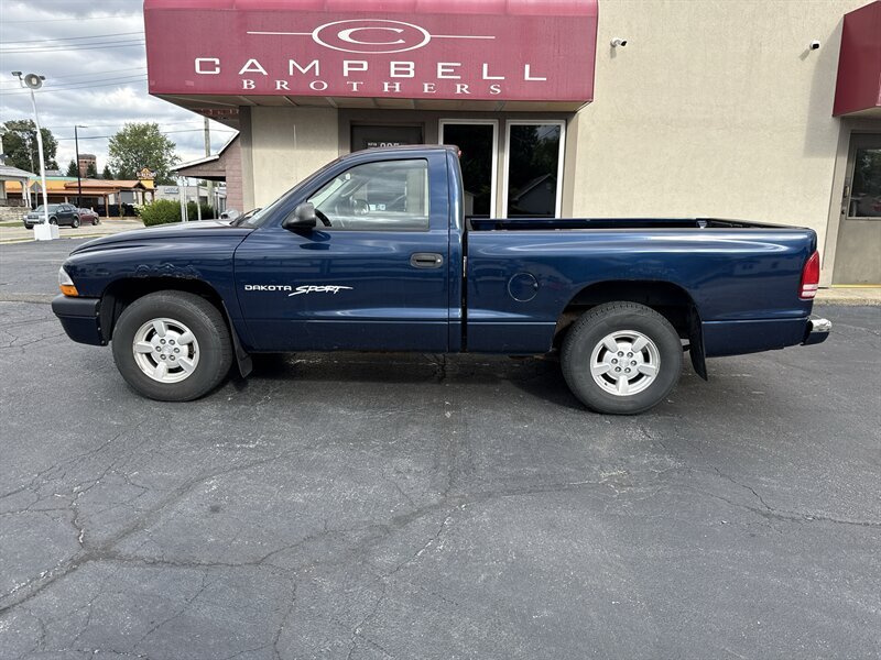 2001 DODGE DAKOTA in Rushville, IN