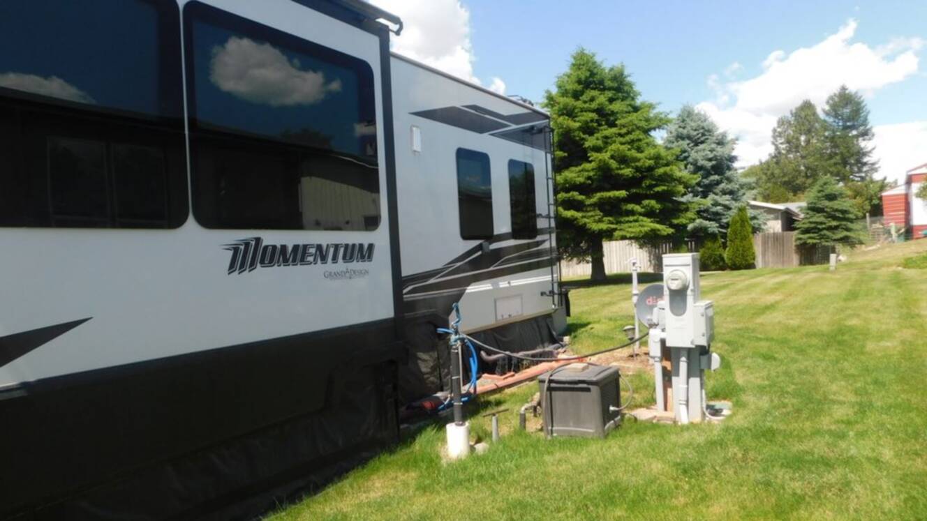 A photo of this 2023 Grand Design Momentum 399TH