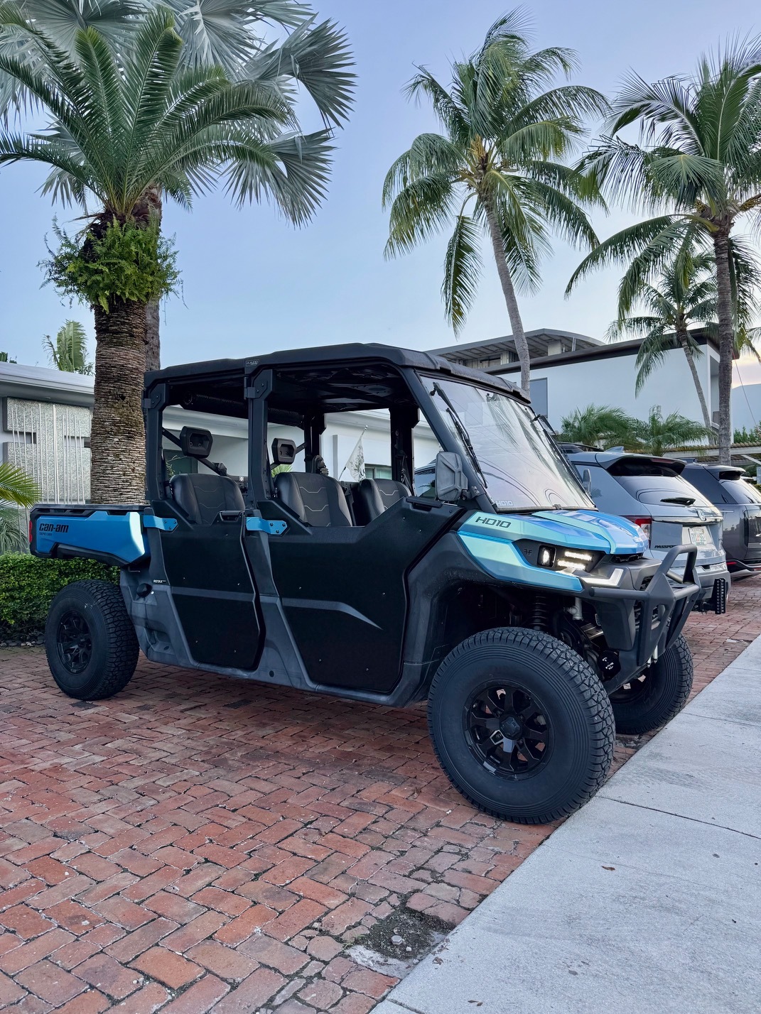 2023 Can-Am DEFENDER MAX XT HD10 Recreation/Utility ATV