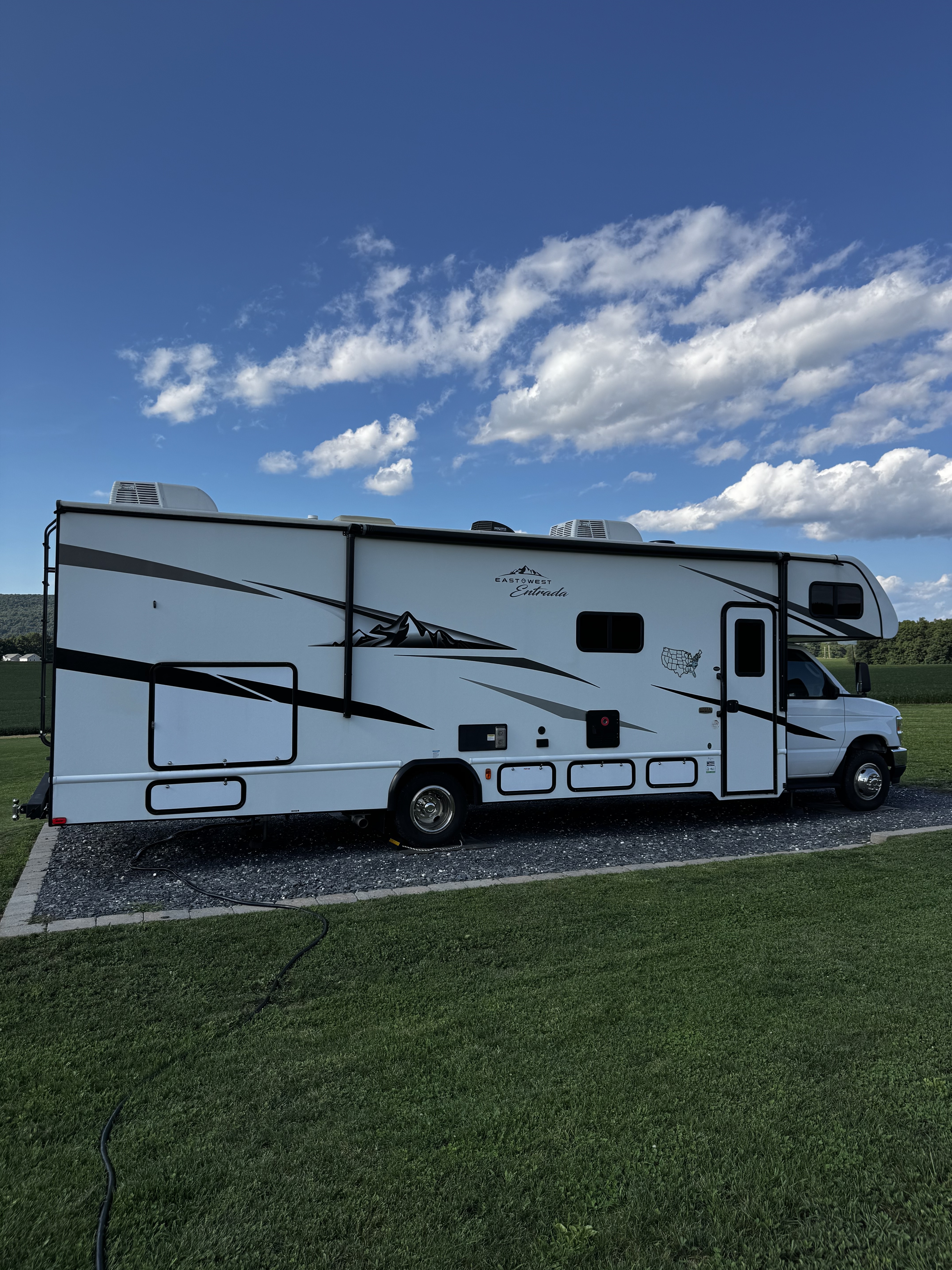 2024 East To West ENTRADA 2950OK in germansville PA