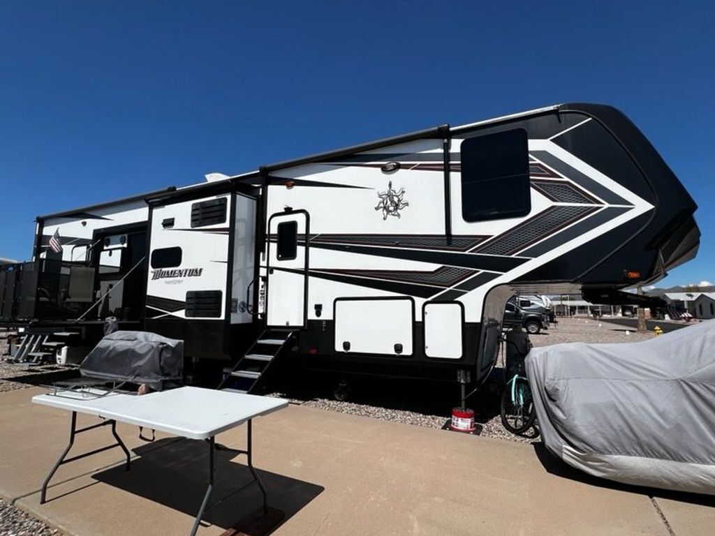 2020 Grand Design Momentum 399TH in spearfish SD