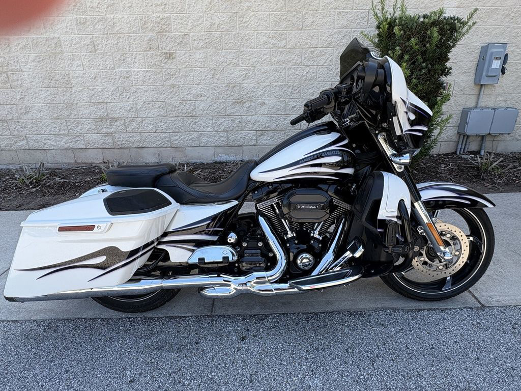 2016 Harley-Davidson FLHXSE - CVO Street Glide CVO in Jacksonville, FL