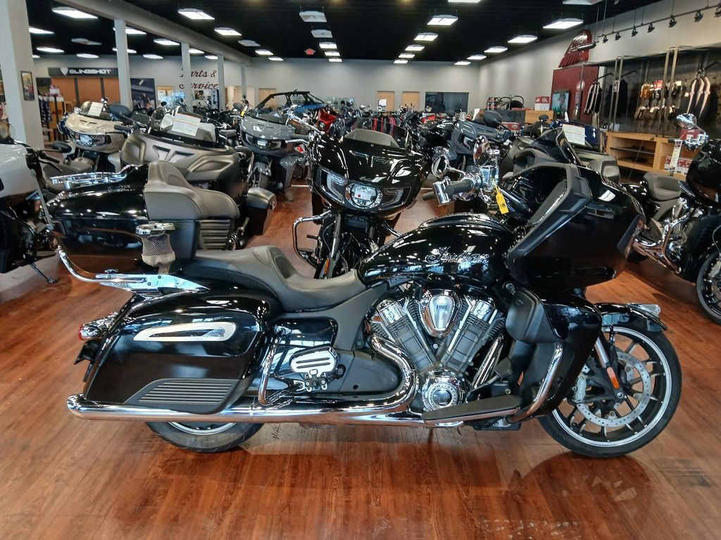 2022 Indian Pursuit Limited Maroon Metallic/Crimson Metallic LIMITED in Ocala, FL