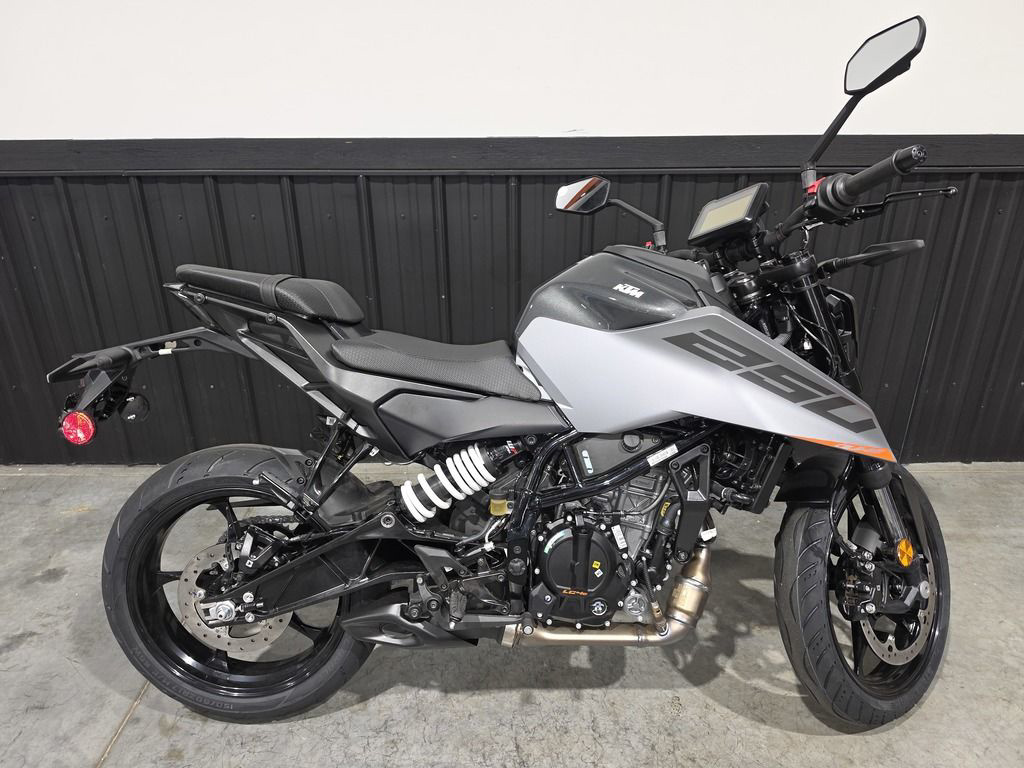 2026 KTM Duke 250 250 in Camp Hill, PA