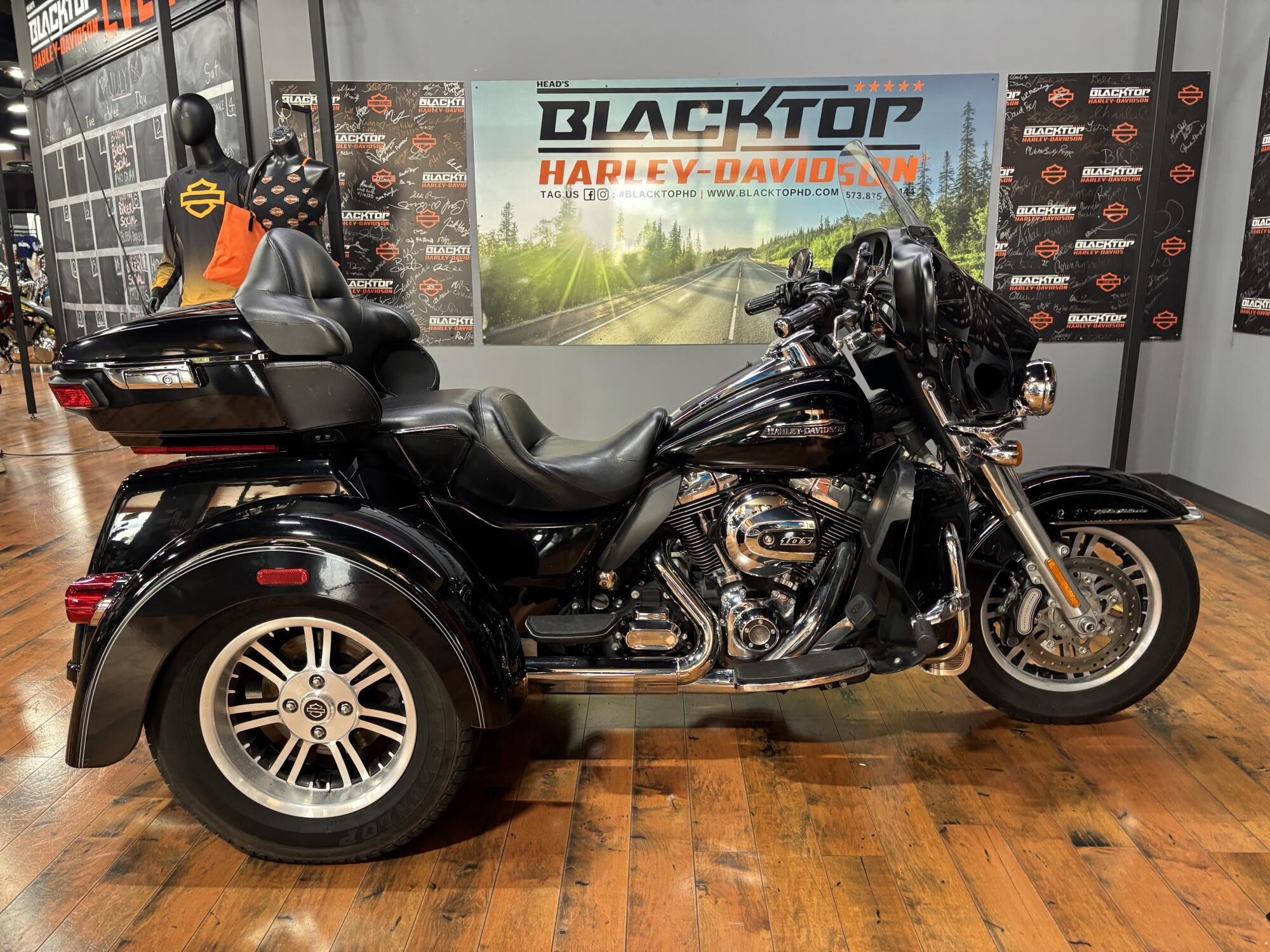 2016 Harley-Davidson Tri Glide Ultra ULTRA CLASSIC in Columbia, MO