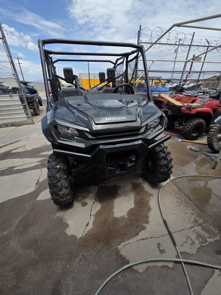 2025 Honda® Pioneer 1000-6 Deluxe Crew in parker AZ