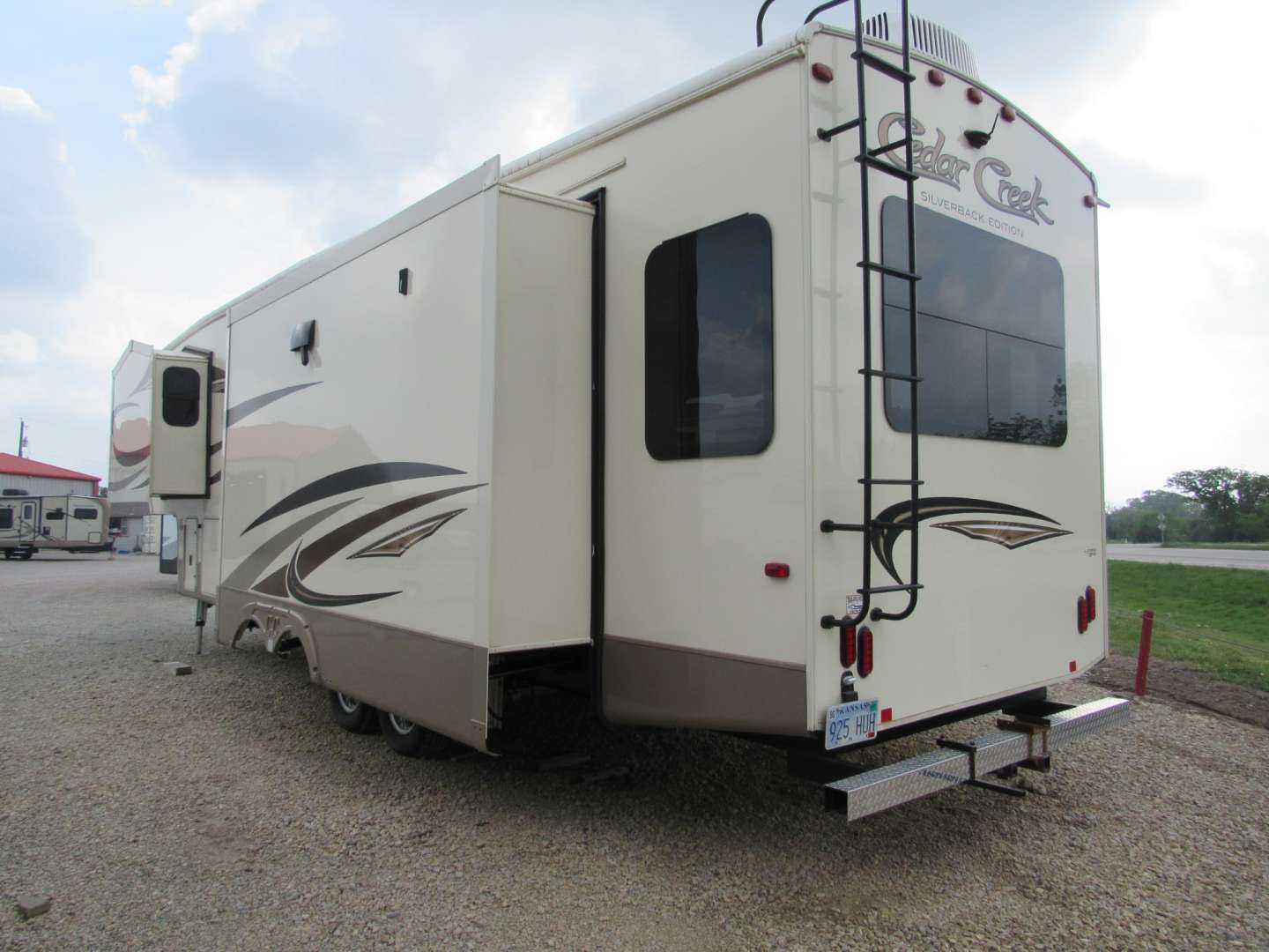 2017 Forest River Cedar Creek Silverback 33IK in augusta KS